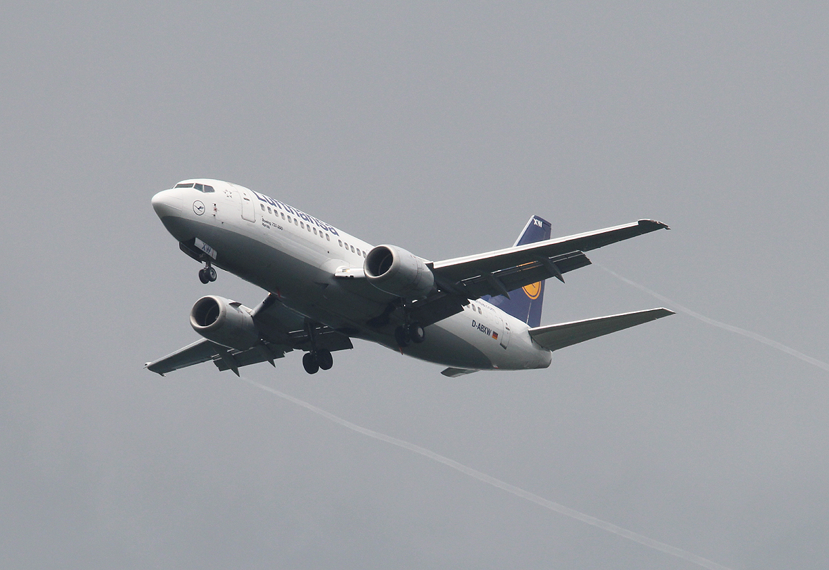 Lufthansa B 737-330 D-ABXW  Hanau  bei der Landung in Frankfurt am 09.06.2013