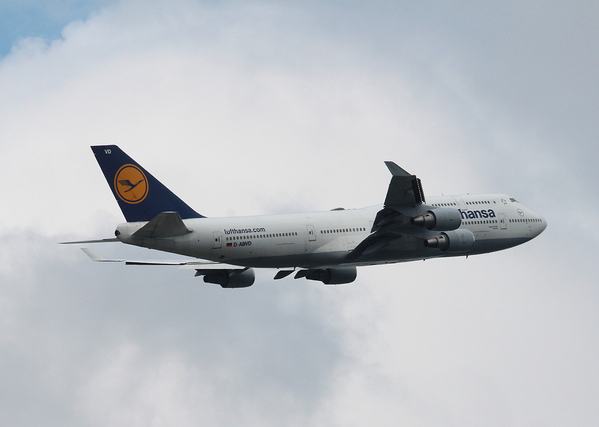 Lufthansa B 747-430 D-ABVD  Bochum  beim Start in Frankfurt am 10.06.2013