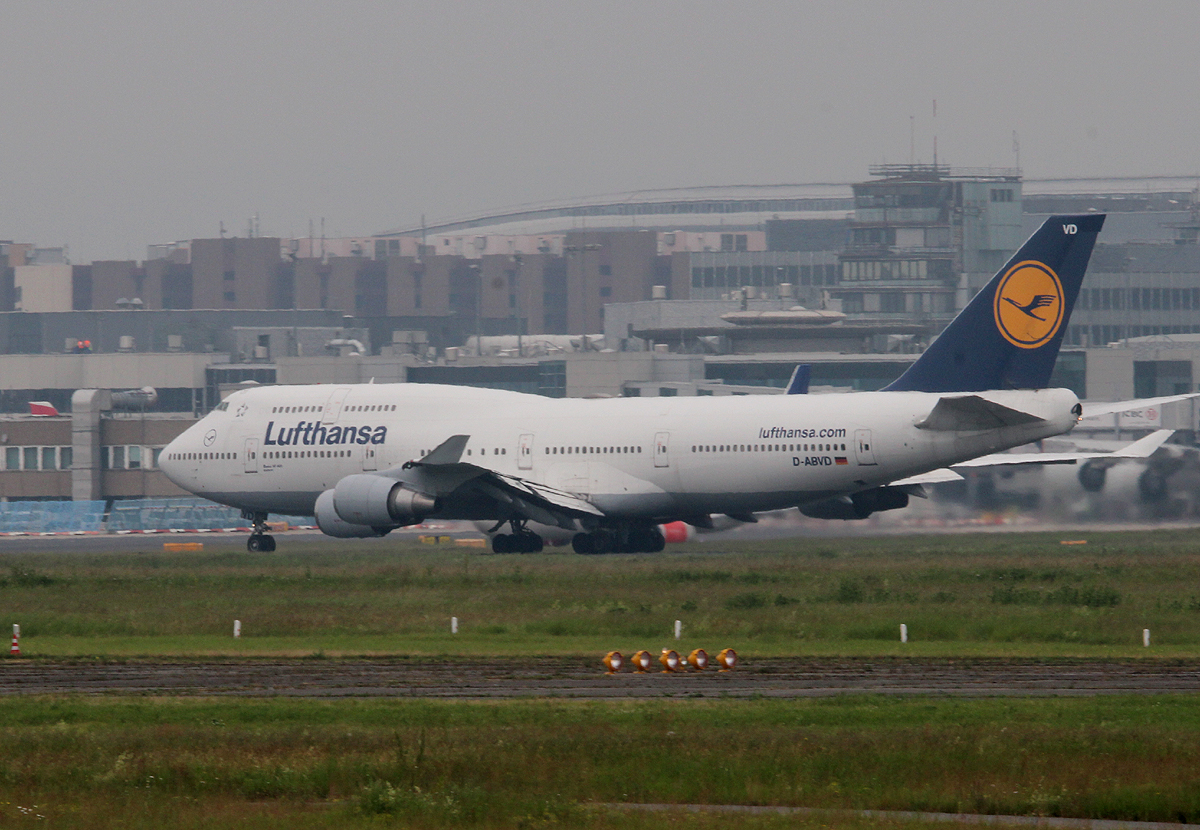 Lufthansa B 747-430 D-ABVD  Bochum  am 11.06.2013 auf dem Flughafen Frankfurt
