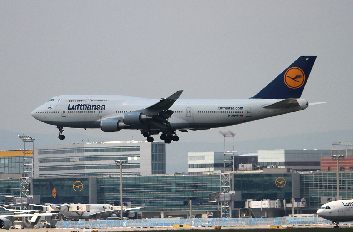 Lufthansa B 747-430 D-ABVF bei der Landung in Frankfurt am 11.06.2013