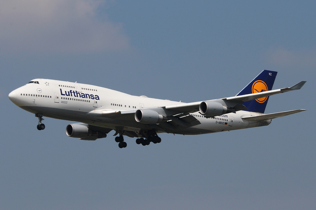 Lufthansa B 747-430 D-ABVZ  Niedersachsen  bei der Landung in Frankfurt am 11.06.2013