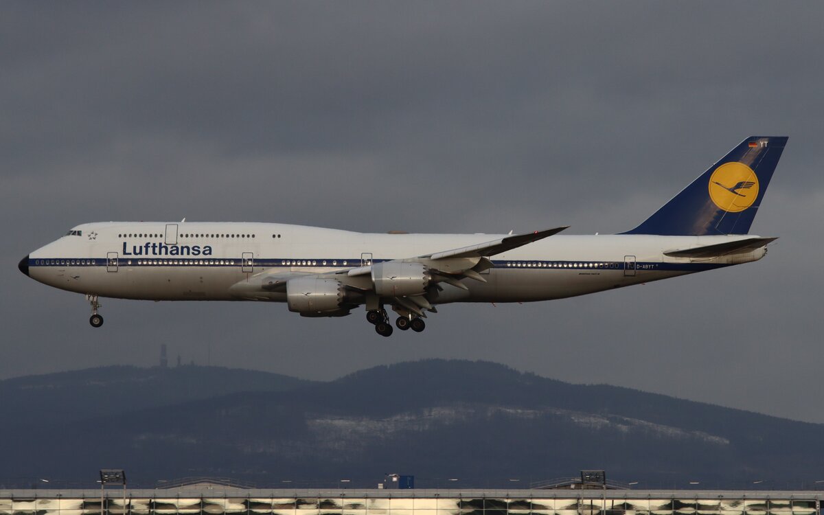 Lufthansa, Boeing 747-830, D-ABYT(Retro Livery), Frankfurt Airport(FRA), 06.01.2022
