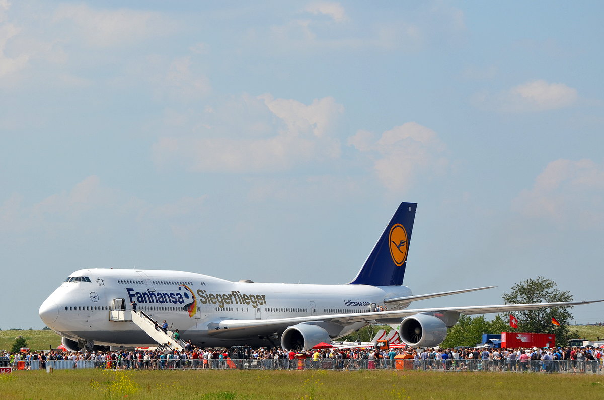Lufthansa Boeing 747 D-ABIY (Siegerflieger) auf der ILA am 04.06.16