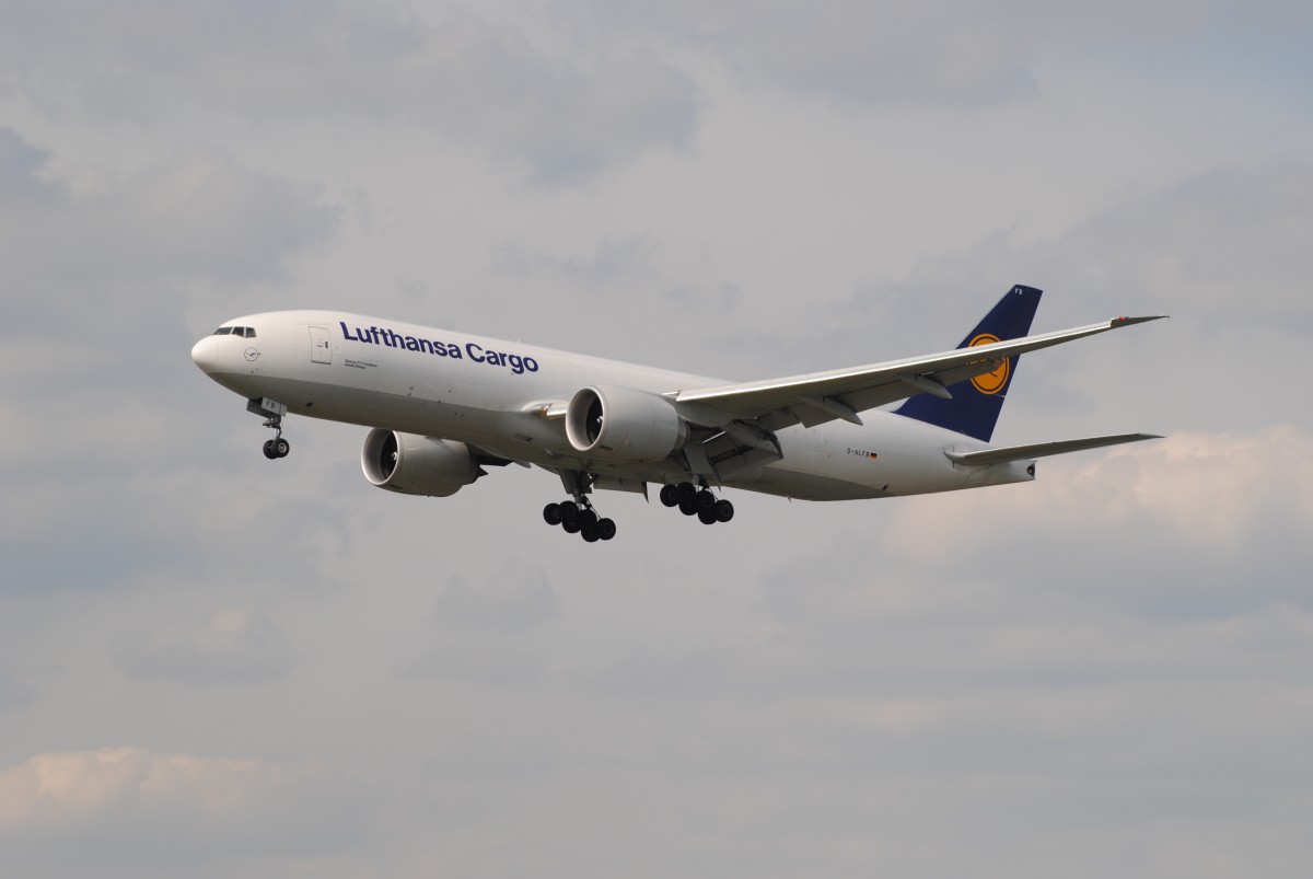Lufthansa Cargo, Boeing 777-FBT,  D-ALFB , Frankfurt(FRA), 30.04.15 