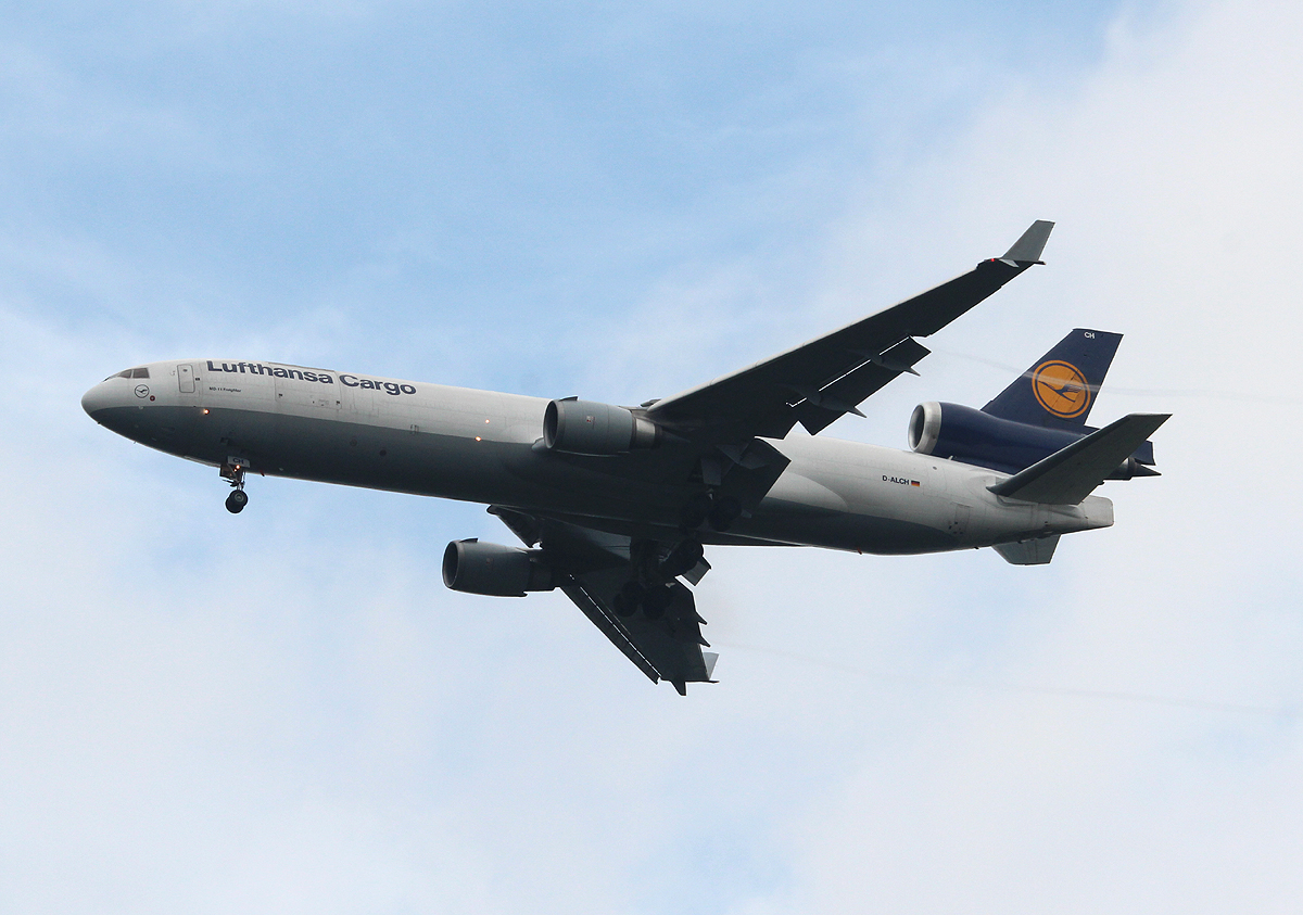 Lufthansa Cargo MD-11F D-ALCH bei der Landung in Frankfurt am 09.06.2013