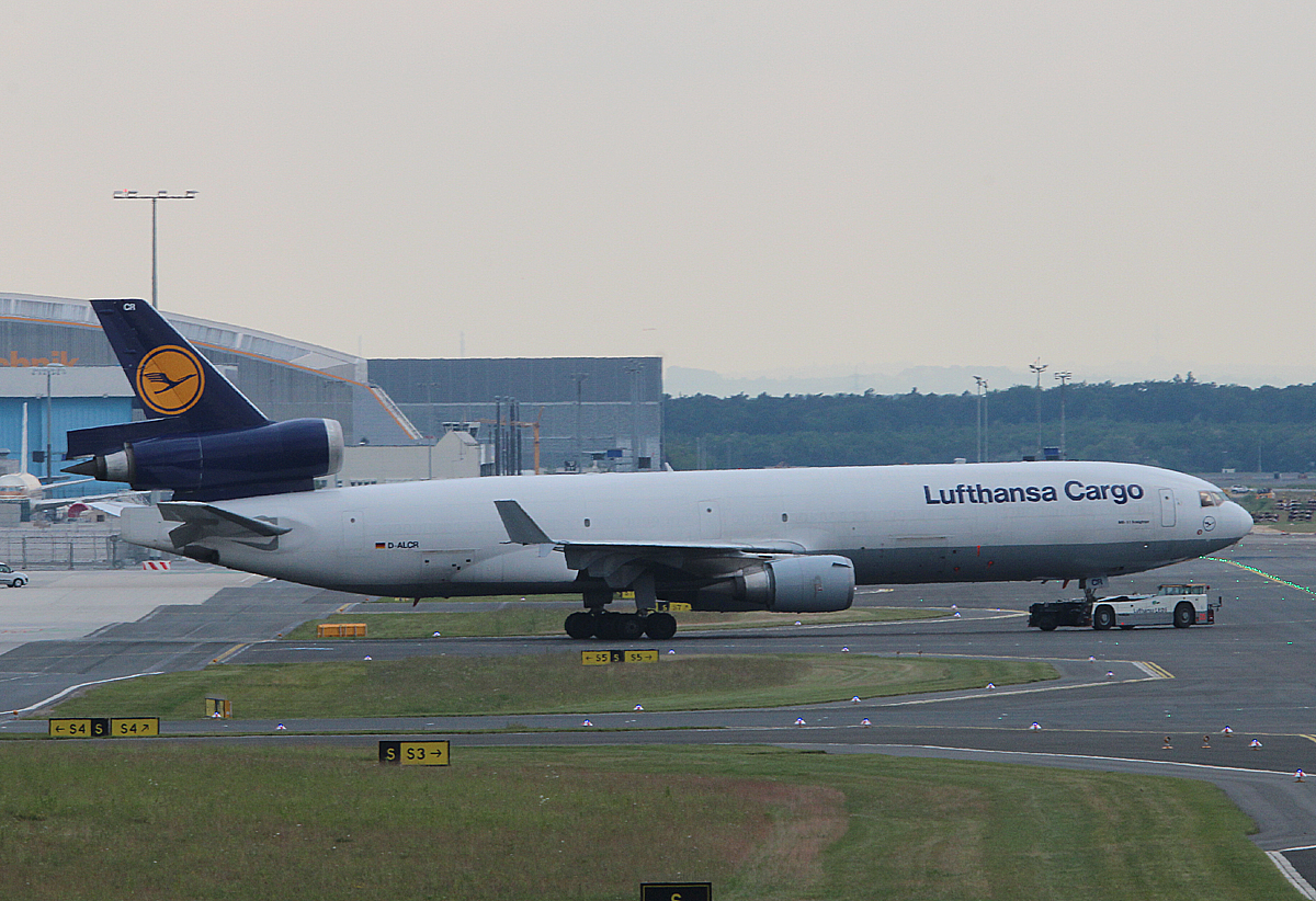 Lufthansa Cargo MD-11F D-ALCR am 10.06.2013 auf dem Flughafen Frankfurt