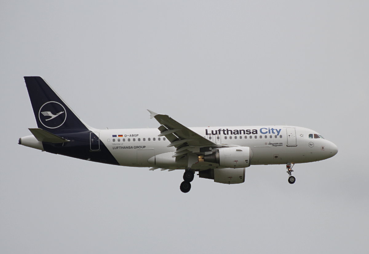 Lufthansa City Airlines, Airbus A 319-112, D-ABGP  Deggendorf , BER, 09.06.2026