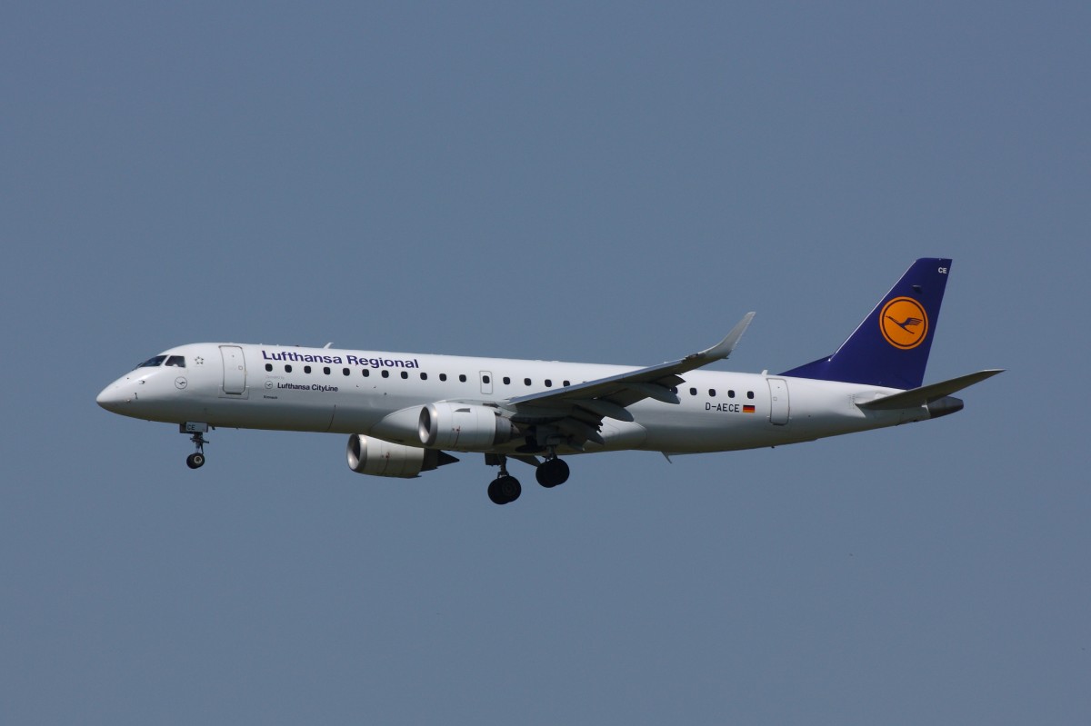 Lufthansa City Line Embraer CRJ190 (D-AECE) aus Frankfurt bei der Landung auf dem Flughafen Leipzig/Halle. Fotografiert am 08.06.2014. 