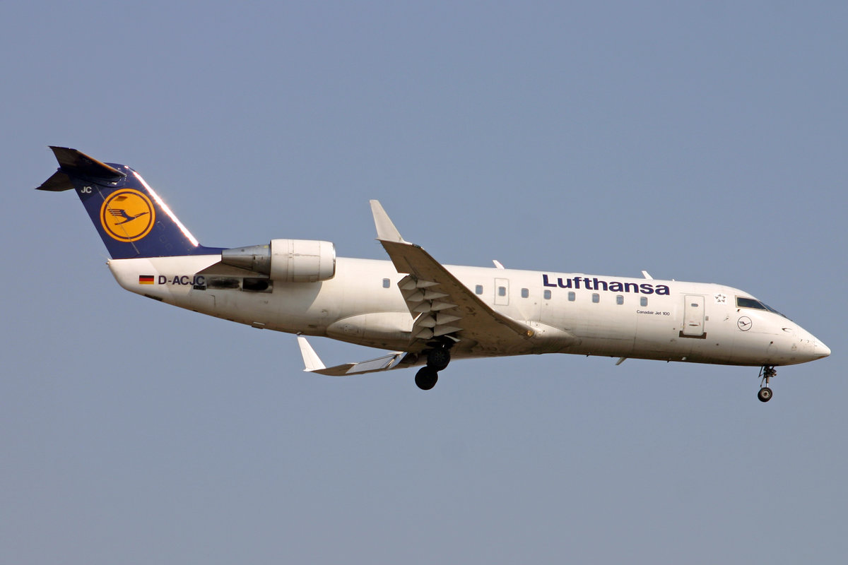 Lufthansa CityLine, D-ACJC, Bombardier CRJ-200LR, msn: 7130, 04.März 2005, ZRH Zürich, Switzerland.