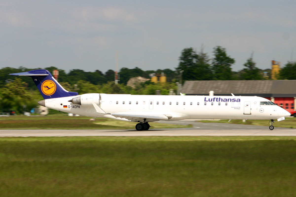 Lufthansa CityLine, D-ACPK, Bombardier CRJ-701ER, msn: 10063,  Bergheim , 18.Mai 2005, FRA Frankfurt, Germany.