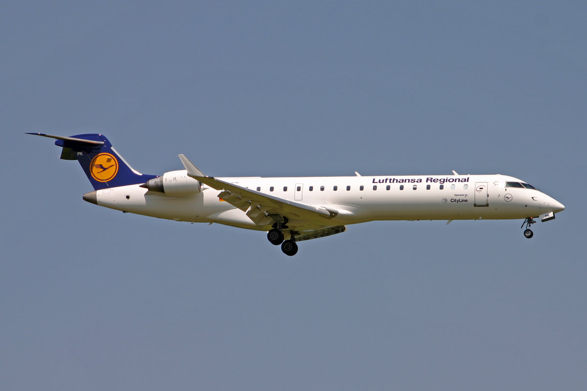 Lufthansa CityLine, D-ACPK, Bombardier CRJ-701ER, msn: 10063,  Bergheim , 24.Juni 2006, ZRH Zürich, Switzerland.