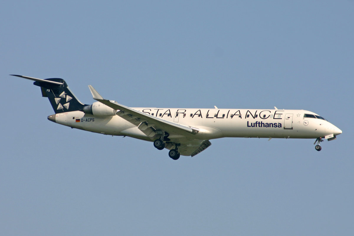Lufthansa CityLine, D-ACPS, Bombardier CRJ-701ER, msn: 10100,  Berchtesgaden , 18.Mai 2005, FRA Frankfurt, Germany.
