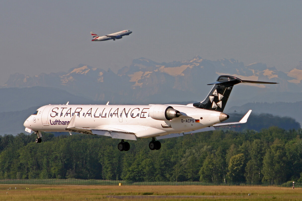 Lufthansa CityLine, D-ACPS, Bombardier CRJ-701ER, msn: 10100,  Berchtesgaden , 19.Juni 2007, ZRH Zürich, Switzerland.