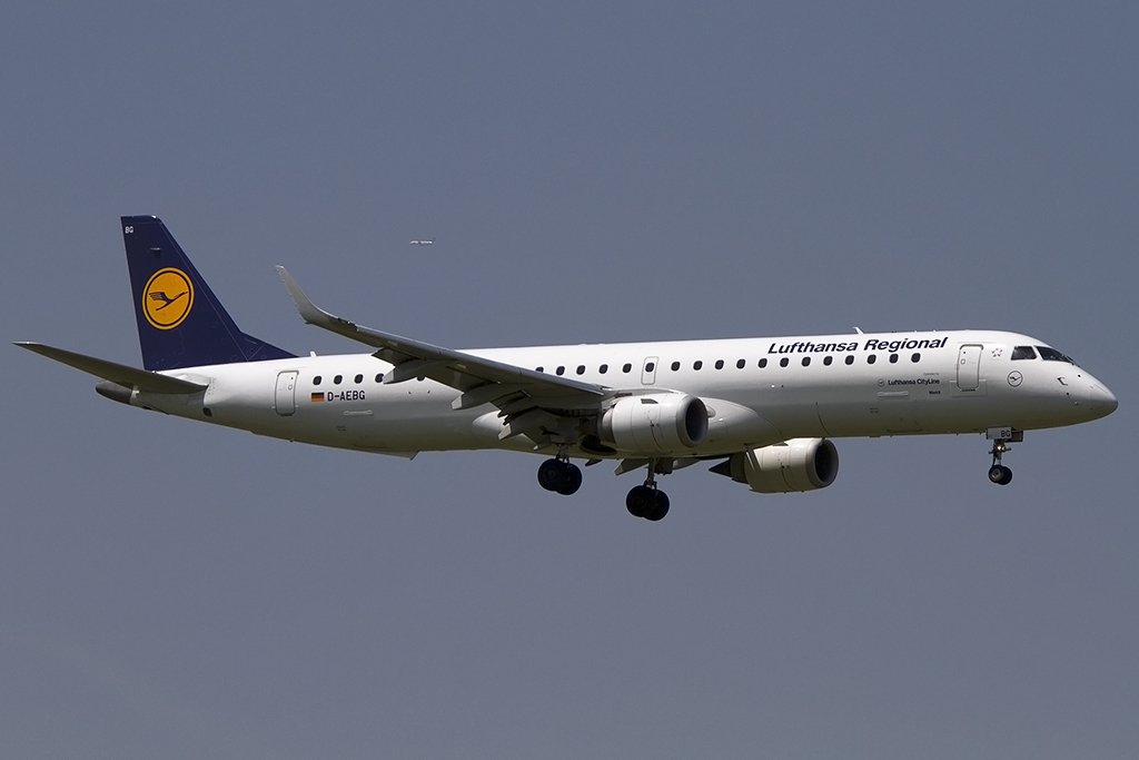 Lufthansa - CityLine, D-AEBG, Embraer, ERJ-195, 05.07.2015, MUC, München, Germany 




