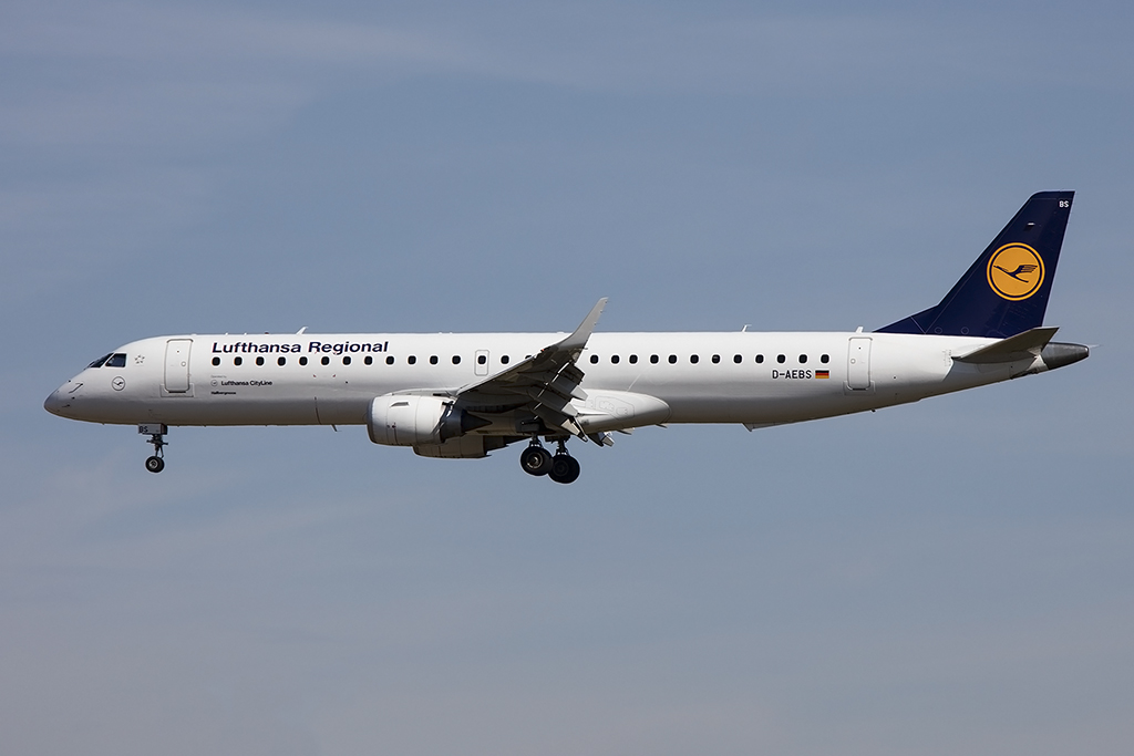 Lufthansa - CityLine, D-AEBS, Embraer, ERJ-195, 06.08.2015, MUC, München, Germany 

