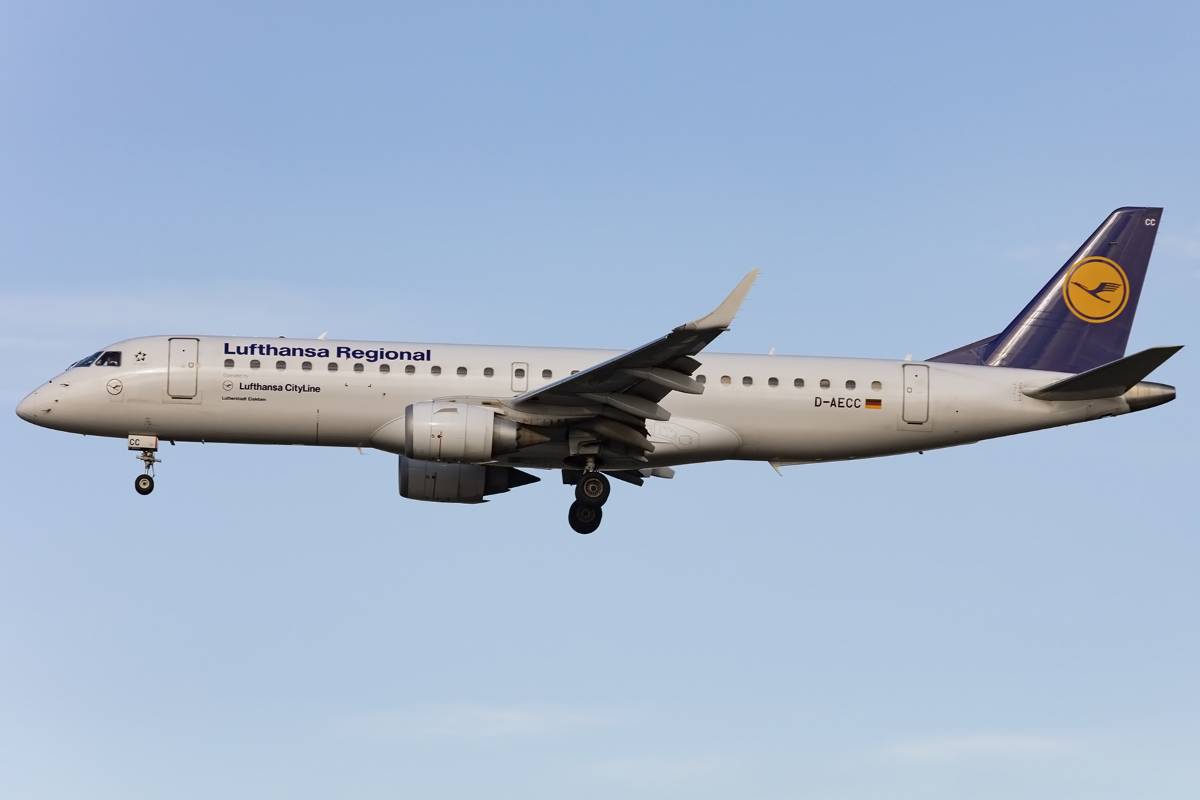 Lufthansa - CityLine, D-AECC, Embraer, ERJ-190, 08.11.2015, FRA, Frankfurt, Germany



