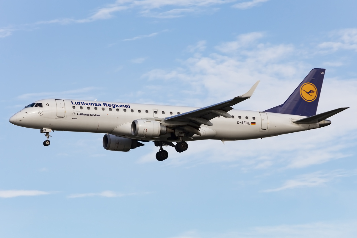 Lufthansa - CityLine, D-AECE, Embraer, ERJ-190, 08.11.2015, FRA, Frankfurt, Germany 




