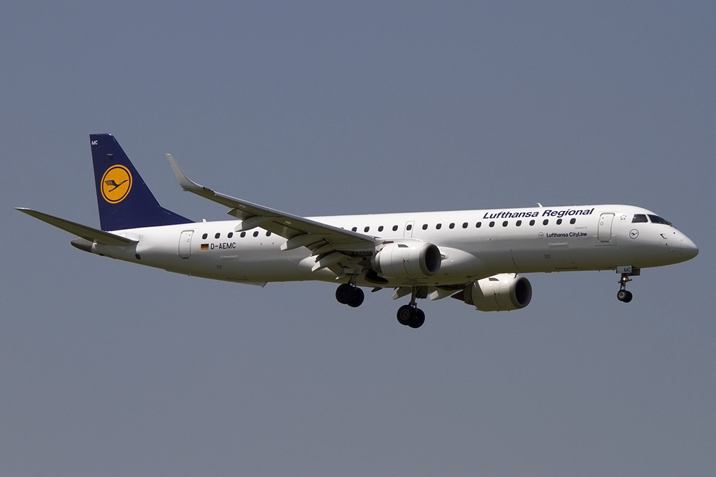 Lufthansa - CityLine, D-AEMC, Embraer, ERJ-195, 05.07.2015, MUC, München, Germany




