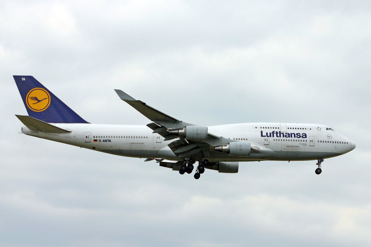 Lufthansa, D-ABTA, Boeing B747-430(M), 24285/747,  Sachsen , 18.Mai 2005, FRA Frankfurt, Germany.