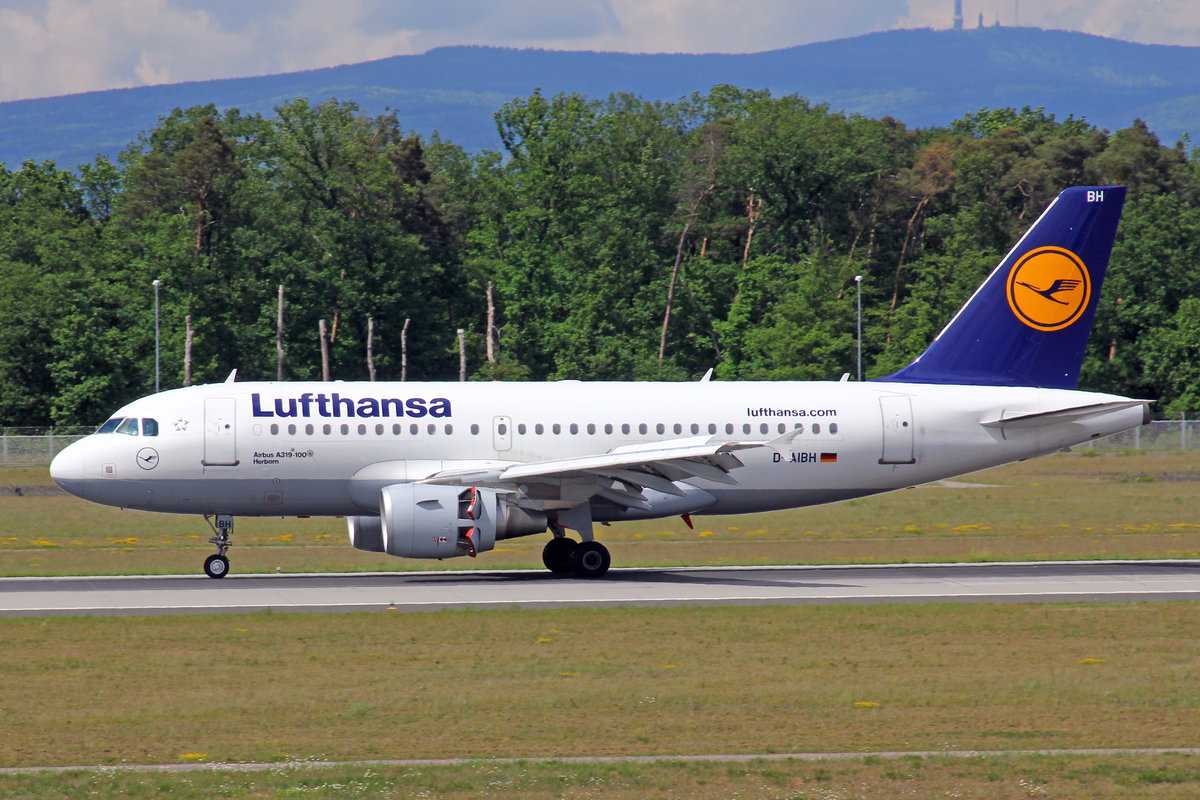 Lufthansa, D-AIBH, Airbus A319-112, msn: 5239,  Herborn , 20.Mai 2017, FRA Frankfurt am Main, Germany.