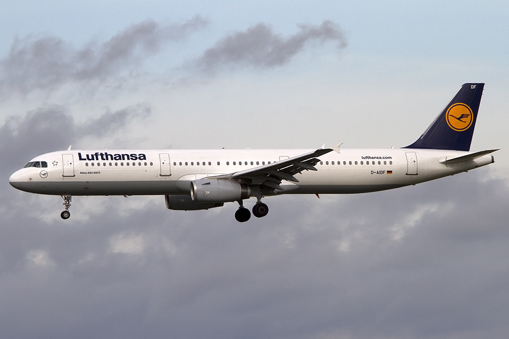 Lufthansa, D-AIDF, Airbus, A321-231, 29.10.2013, MUC, München, Germany 




