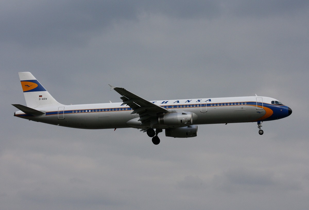 Lufthansa, D-AIDV,(c/n 5413), Airbus A 321-231, 22.05.2015,HAM-EDDH, Hamburg, Germany (Retro cs.)