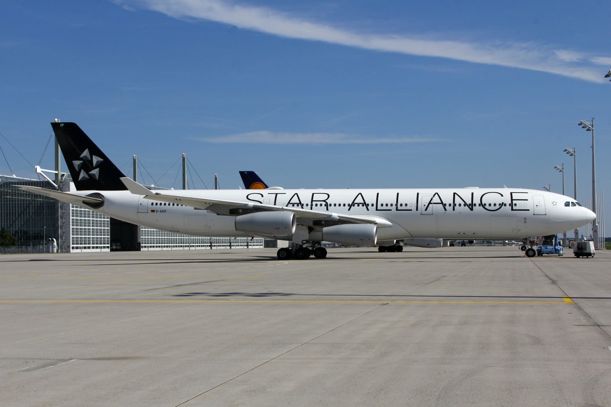 Lufthansa, D-AIGP, Airbus A340-313E,  Paderborn , 12.September 2015. MUC München, Germany.