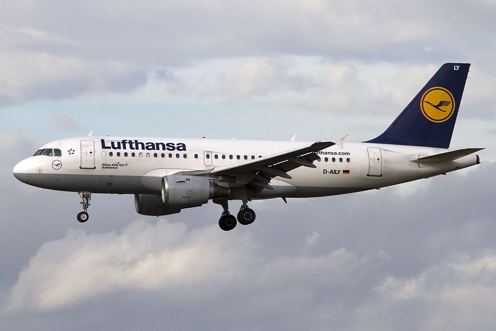 Lufthansa, D-AILY, Airbus, A319-114, 29.10.2013, MUC, München, Germany 


