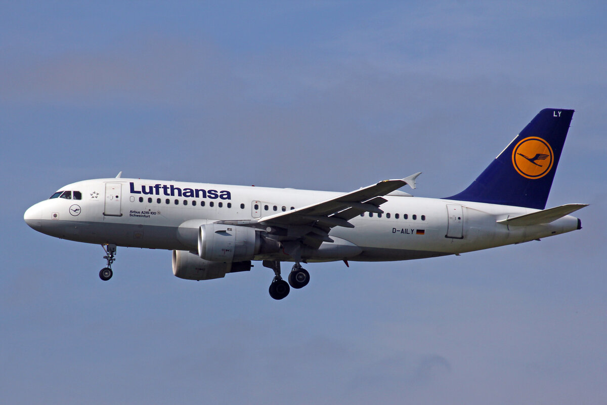 Lufthansa, D-AILY, Airbus A319-114, msn: 875,  Schweinfurt ,  29.August 2022, ZRH Zürich, Switzerland.