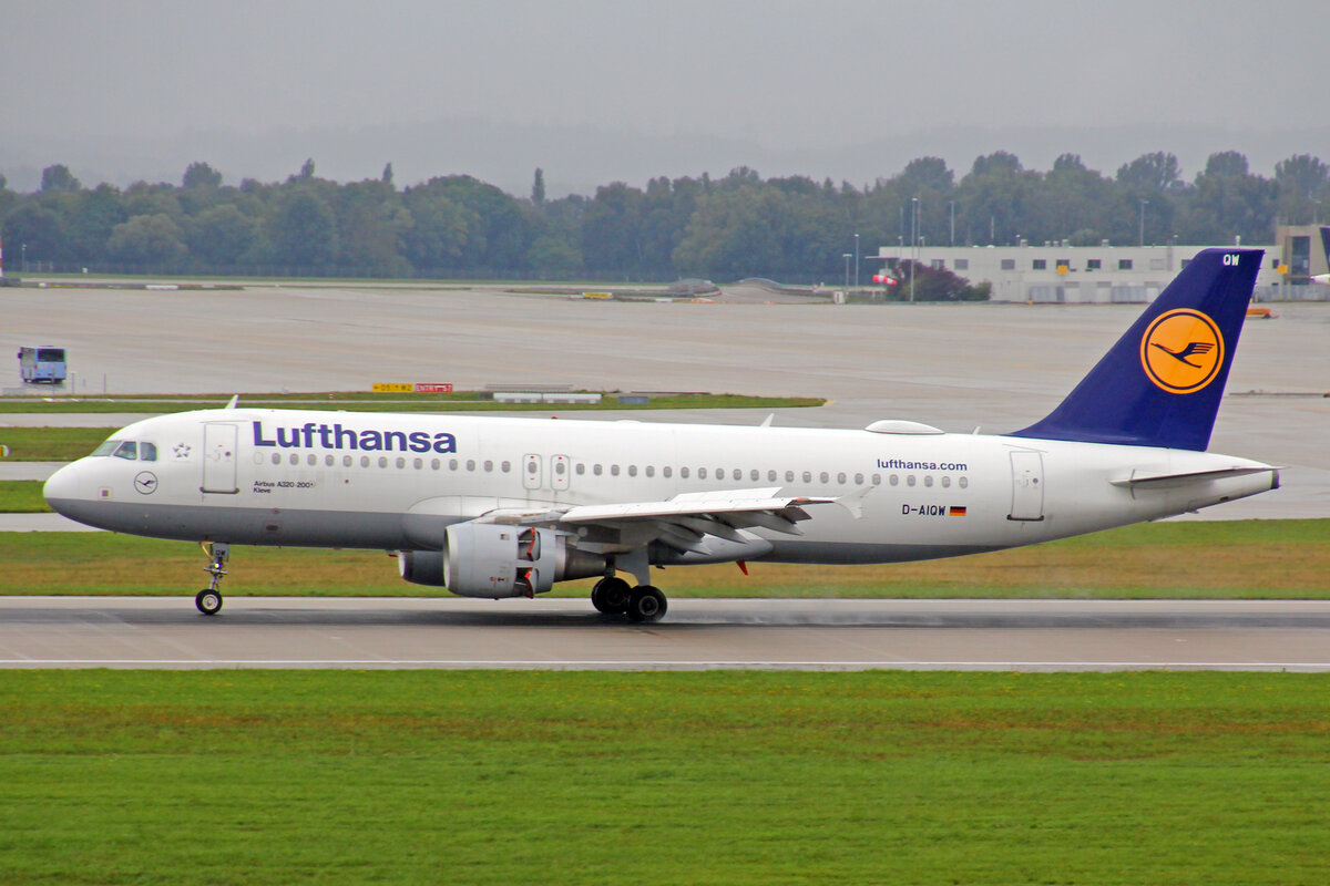 Lufthansa, D-AIQW, Airbus A320-211, msn: 1367,  Kleve , 11.September 2022, MUC München, Germany.
