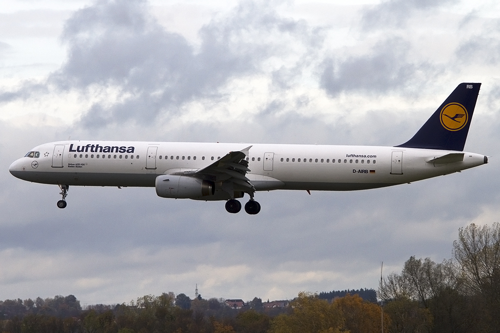 Lufthansa, D-AIRB, Airbus, A321-131, 29.10.2013, MUC, München, Germany 



