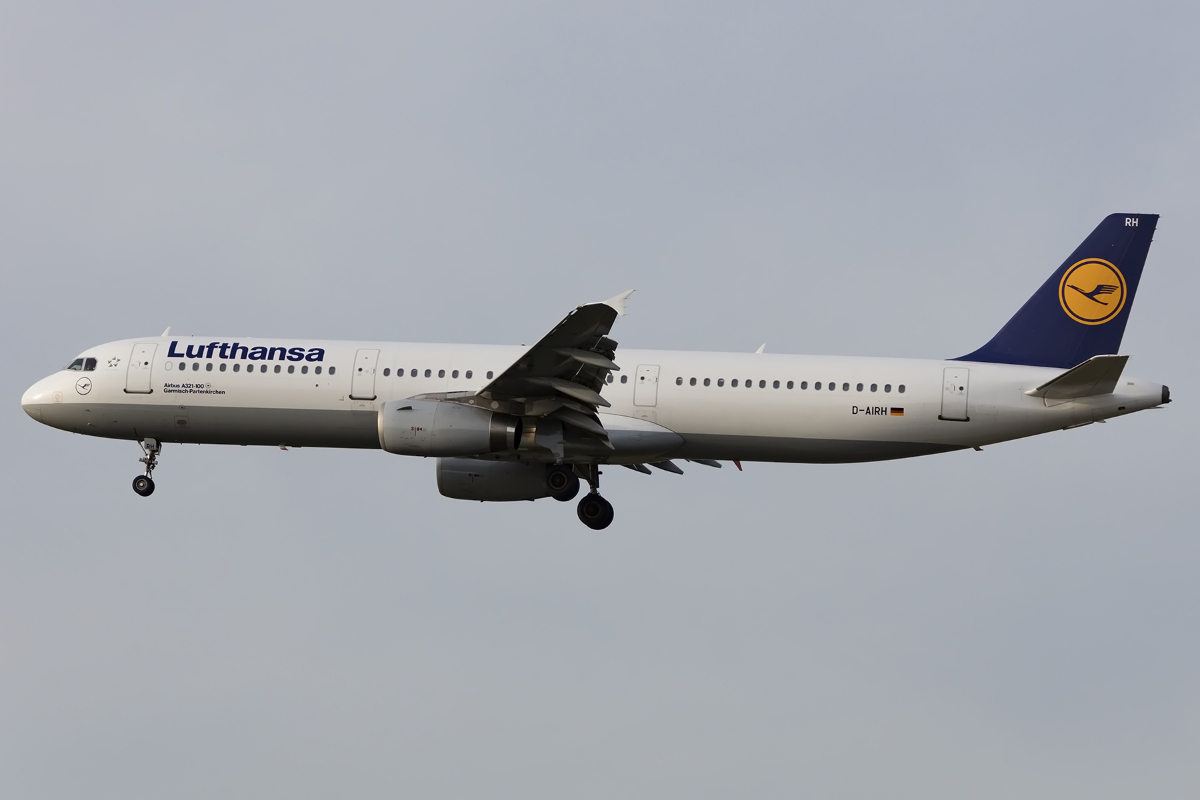 Lufthansa, D-AIRH, Airbus, A321-131, 08.11.2015, FRA, Frankfurt, Germany 



