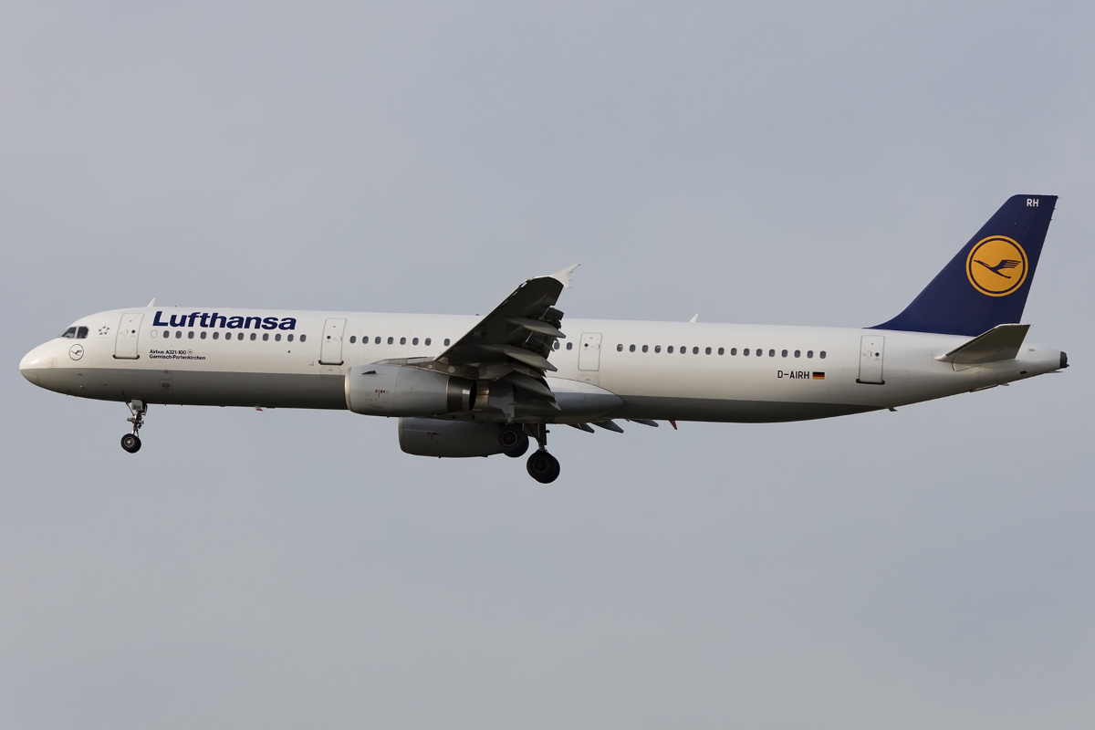 Lufthansa, D-AIRH, Airbus, A321-131, 08.11.2015, FRA, Frankfurt, Germany 



