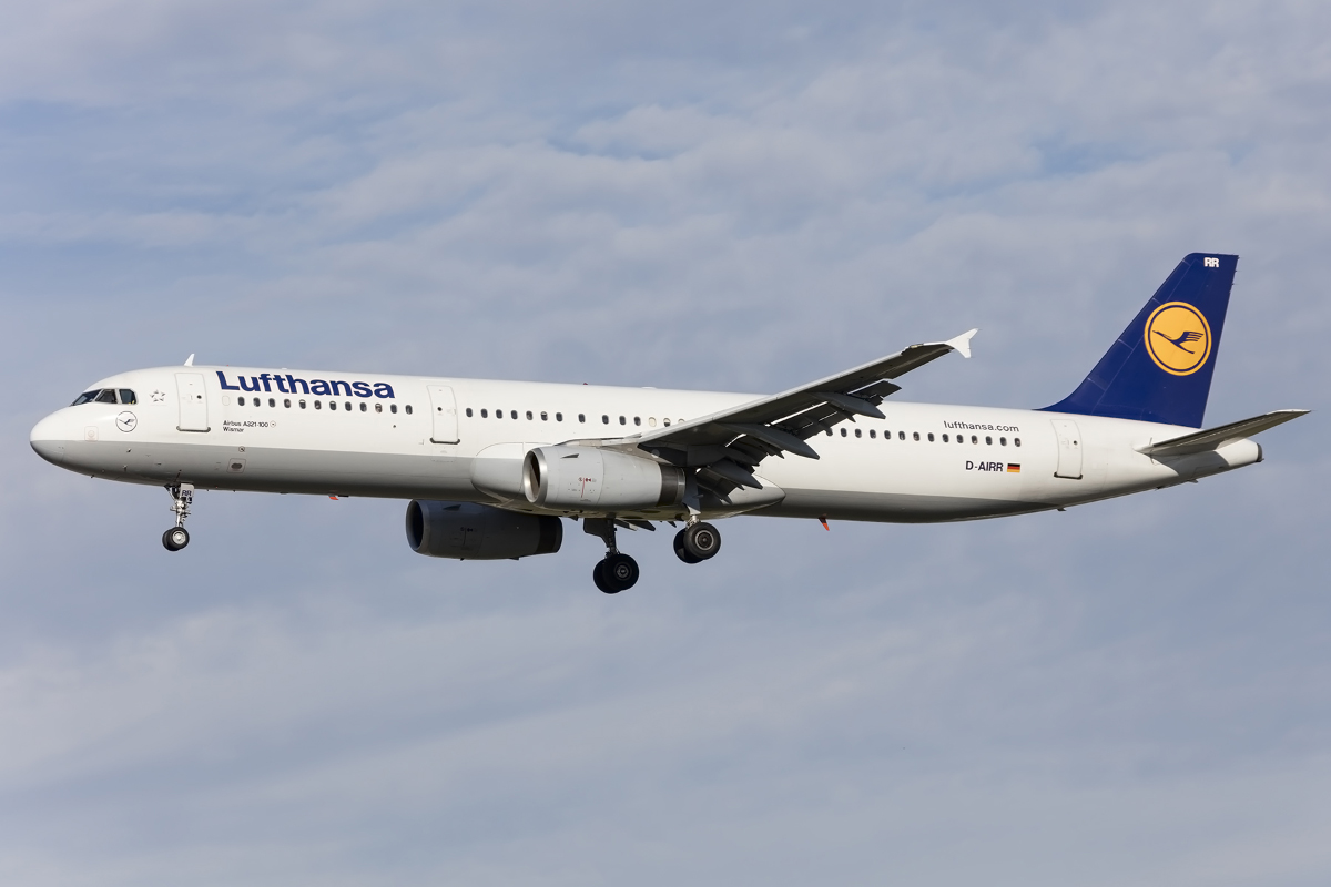 Lufthansa, D-AIRR, Airbus, A321-131, 08.11.2015, FRA, Frankfurt, Germany


