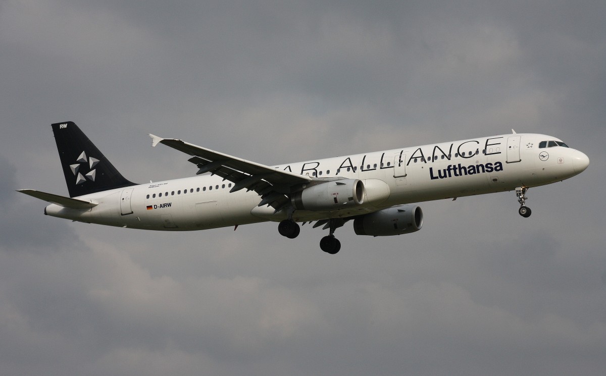 Lufthansa, D-AIRW, (c/n 699),Airbus A 321-131, 22.05.2015, HAM-EDDH, Hamburg, Germany (STAR ALLIANCE cs.) 