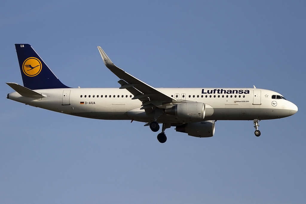 Lufthansa, D-AIUA, Airbus, A320-214, 19.04.2015, FRA, Frankfurt, Germany 


