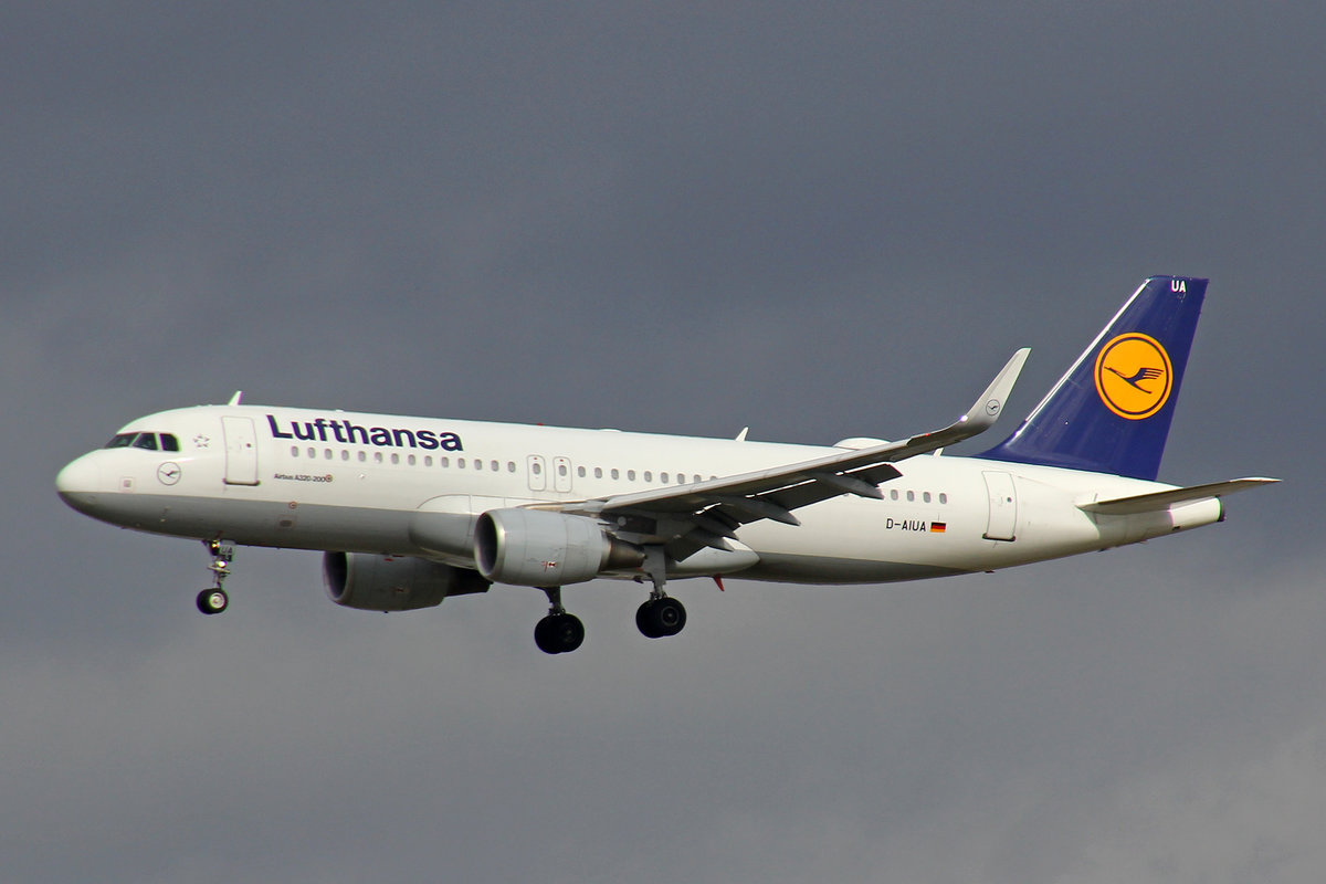 Lufthansa, D-AIUA, Airbus A320-214, msn: 5935, 28,September 2019, FRA Frankfurt, Germany.
