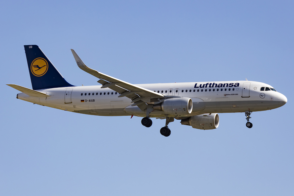 Lufthansa, D-AIUB, Airbus, A320-214, 20.09.2015, BCN, Barcelona, Spain 




