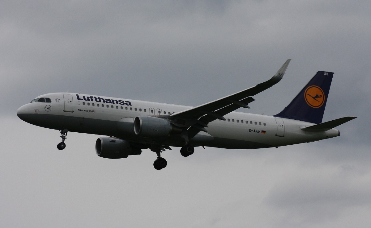 Lufthansa, D-AIUH,(c/n 6225),Airbus A 320-214 (SL), 31.05.2015, HAM-EDDH, Hamburg, Germany 