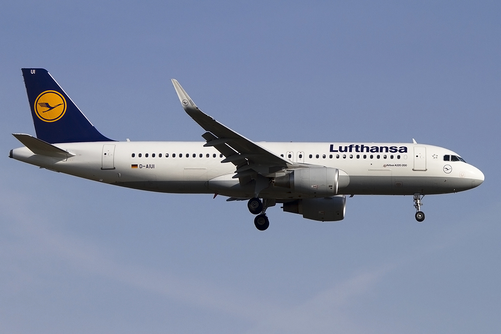 Lufthansa, D-AIUI, Airbus, A320-214, 19.04.2015, FRA, Frankfurt, Germany 



