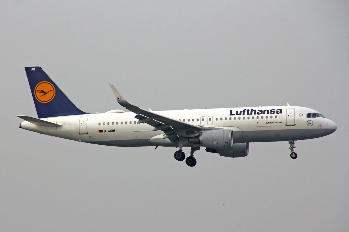 Lufthansa, D-AIUM, Airbus A320-214, msn: 6577, 15.Oktober 2018, MXP Milano-Malpensa, Italy.
