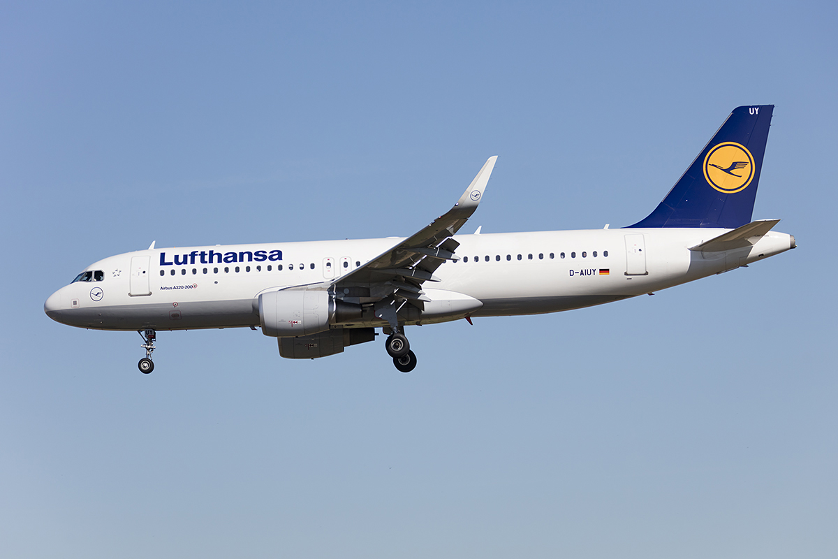 Lufthansa, D-AIUY, Airbus, A320-214, 13.09.2017, BCN, Barcelona, Spain 




