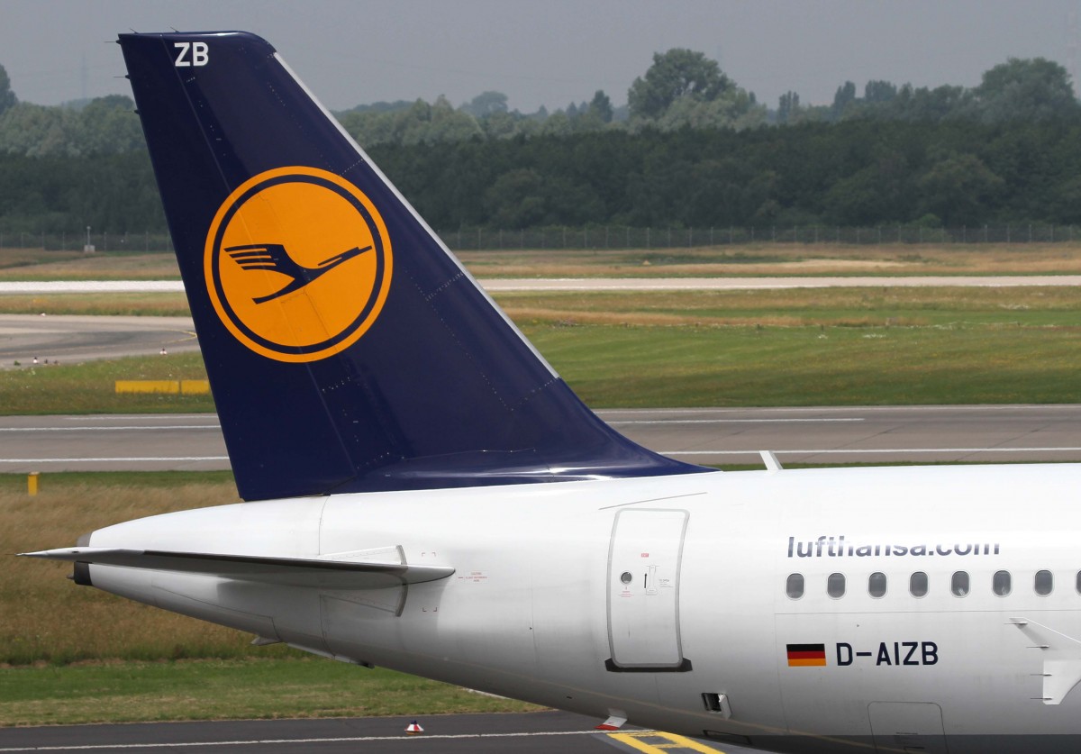 Lufthansa, D-AIZB  Norderstedt , Airbus, A 320-200 (Seitenleitwerk/Tail), 01.07.2013, DUS-EDDL, Dsseldorf, Germany 
