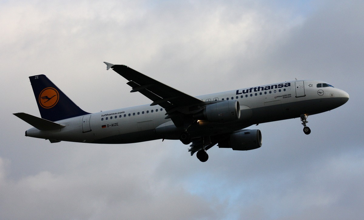Lufthansa, D-AIZE, (c/n 4261),Airbus A 320-214, 27.03.2015, HAM-EDDH, Hamburg, Germany 