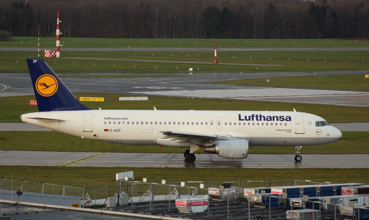 Lufthansa, D-AIZF,(C/N 4289),Airbus A 320-214, 12.12.2015,HAM-EDDH, Hamburg, Germany (Taufname:Fulda)