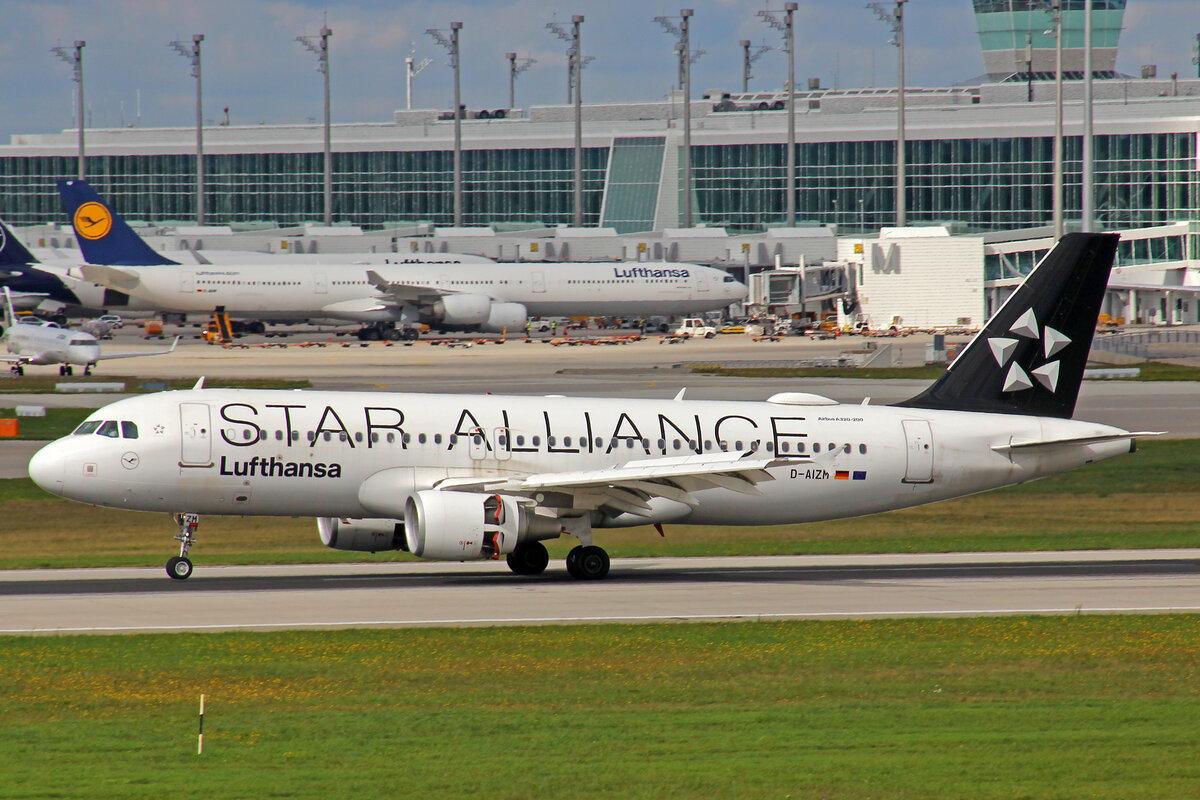 Lufthansa, D-AIZM, Airbus A320-214, msn: 5203,  Herford , 11.September 2022, MUC München, Germany.