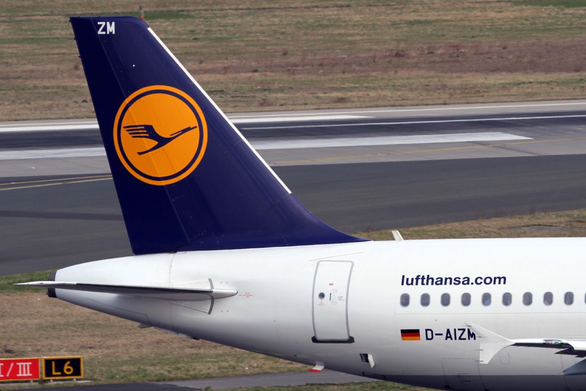 Lufthansa, D-AIZM  ohne , Airbus, A 320-214 (Seitenleitwerk/Tail), 03.04.2015, DUS-EDDL, Düsseldorf, Germany