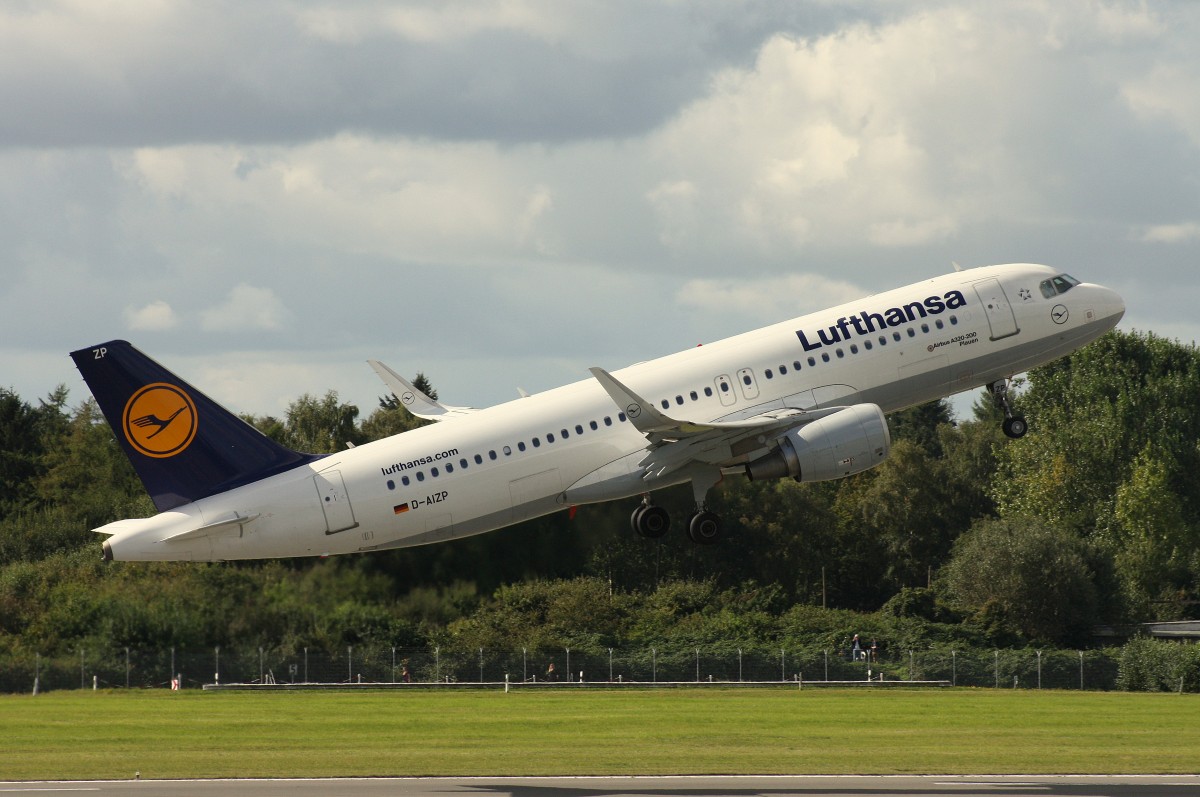 Lufthansa, D-AIZP,(c/n 5487),Airbus A 320-214 (SL), 27.09.2015, HAM-EDDH, Hamburg, Germany 