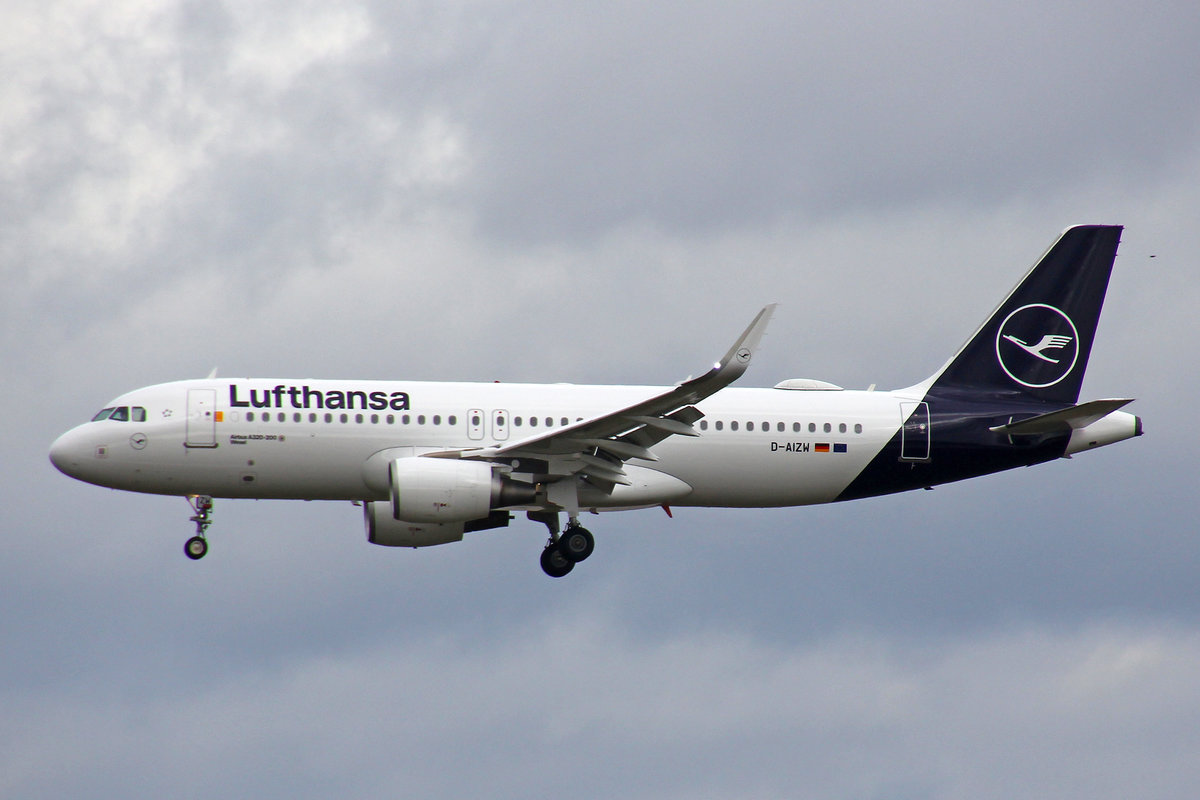 Lufthansa, D-AIZW, Airbus A320-214, msn: 5694,  Wesel , 28,September 2019, FRA Frankfurt, Germany.