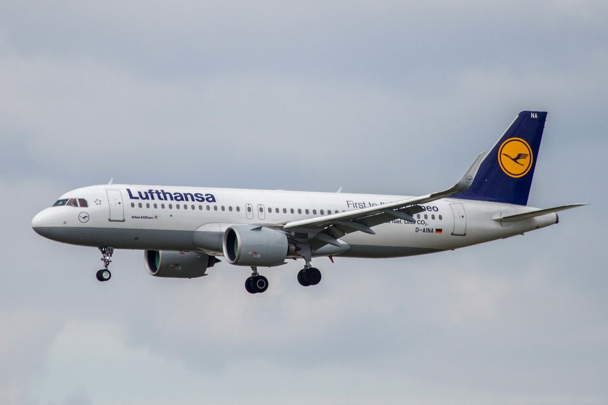 Lufthansa (LH-DLH), D-AINA, Airbus, A 320-271N sl ~  First to fly A320neo -Sticker, 11.04.2017, FRA-EDDF, Frankfurt, Germany